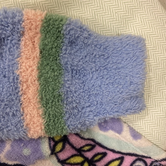 GREAT CONDITION!!! cute fuzzy V-neck sweater - Picture 3 of 7